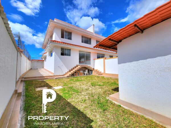 POR ESTRENAR Casa 4 dormitorios 4 parqueaderos AMPLIO PATIO terraza Cashapamba Valle de los Chillos - Image 7