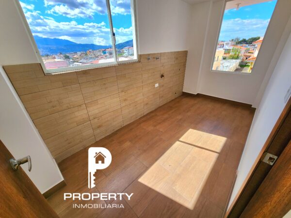 POR ESTRENAR Casa 4 dormitorios 4 parqueaderos AMPLIO PATIO terraza Cashapamba Valle de los Chillos - Image 30