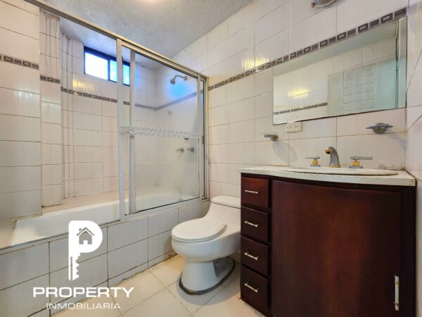 Departamento 4 DORMITORIOS 180 m² construcción en Cotocollao Norte de Quito con Parqueadero y Bodega - Image 14