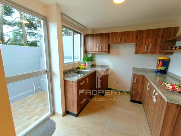 Conocoto Miranda Casa 3 dormitorios jardín y parqueadero Por estrenar FINANCIAMIENTO CRÉDITO VIP - Image 4