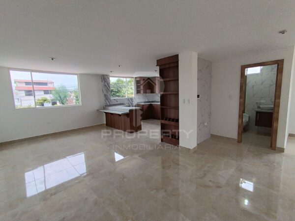 Casa con local comercial por estrenar 5 parqueaderos 3 dormitorios Cashapamba En venta valle chillos - Image 5