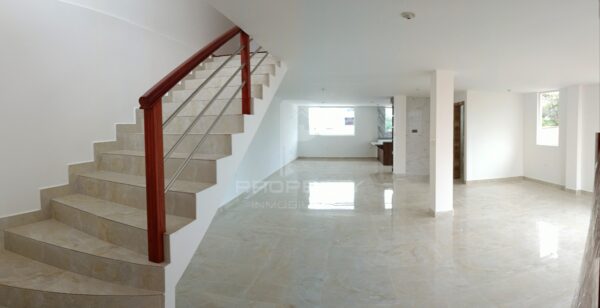 Casa con local comercial por estrenar 5 parqueaderos 3 dormitorios Cashapamba En venta valle chillos - Image 8