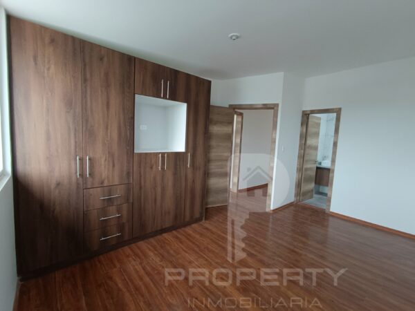 Casa con local comercial por estrenar 5 parqueaderos 3 dormitorios Cashapamba En venta valle chillos - Image 12
