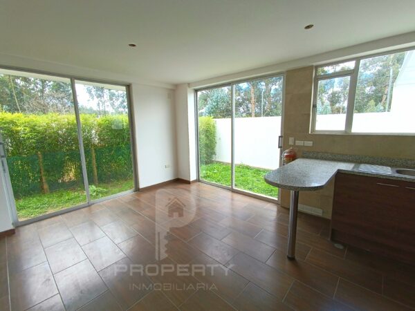 Casa ESQUINERA crédito VIP 3 dormitorios con baño privado cada uno, jardín y terraza Conocoto Valle - Image 5