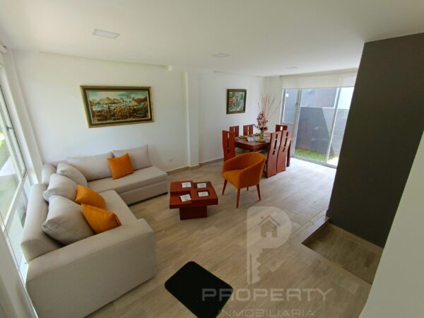 Casas CRÉDITO VIP con piscina y entrada independiente en Conocoto La Salle Valle de los Chillos - Image 4