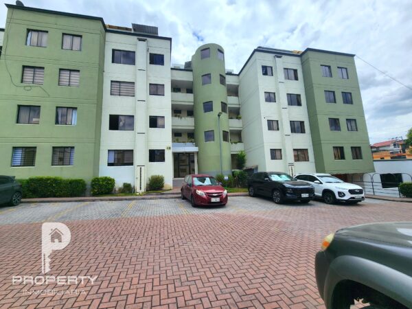 Departamento amoblado 3 dormitorios 1 parqueadero en venta Cotocollao Norte Quito Terraza lavandería - Image 12
