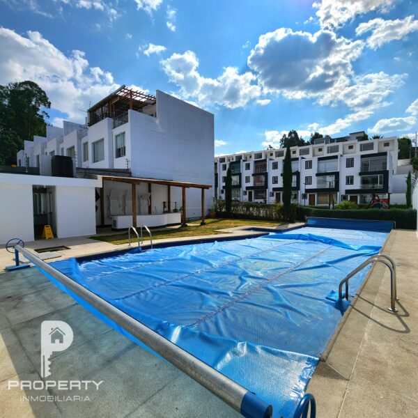 Casa por estrenar 3 dormitorios 2 parqueaderos terraza y patio La Armenia. Crédito - Image 19
