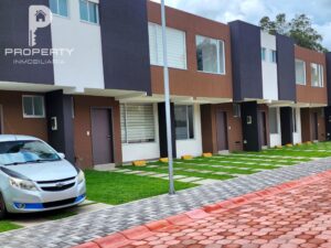 Casas Crédito VIP Conocoto 3 dormitorios 2 parqueaderos con Piscina y transporte público a la puerta