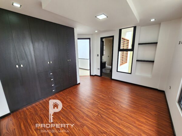 Casa CRÉDITO VIP INDEPENDIENTE 3 dormitorios Parqueadero Por estrenar Inchalillo Valle los Chillos - Image 12