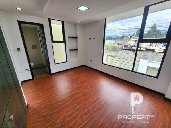 Casa CRÉDITO VIP INDEPENDIENTE 3 dormitorios Parqueadero Por estrenar Inchalillo Valle los Chillos - Image 11