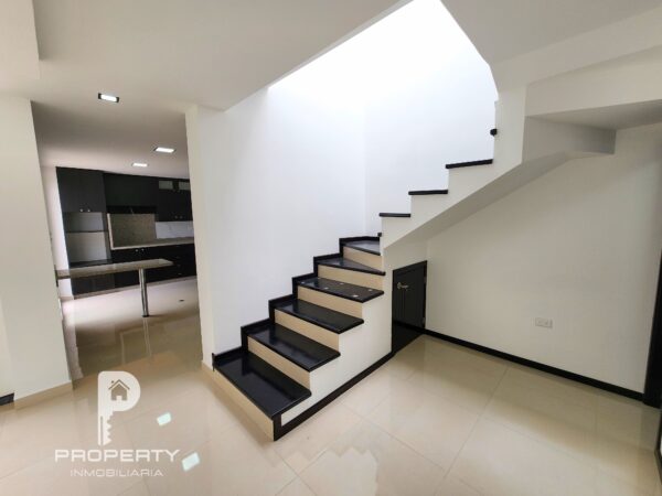 Casa CRÉDITO VIP INDEPENDIENTE 3 dormitorios Parqueadero Por estrenar Inchalillo Valle los Chillos - Image 9