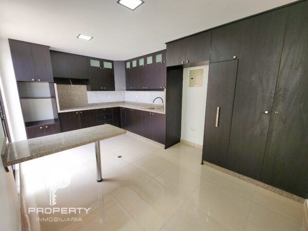 Casa CRÉDITO VIP INDEPENDIENTE 3 dormitorios Parqueadero Por estrenar Inchalillo Valle los Chillos - Image 6