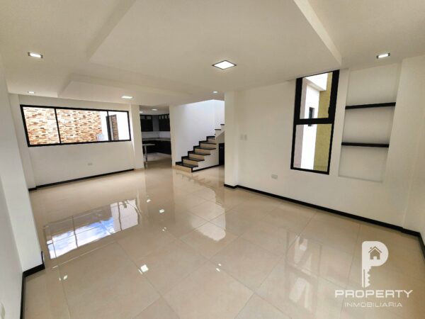 Casa CRÉDITO VIP INDEPENDIENTE 3 dormitorios Parqueadero Por estrenar Inchalillo Valle los Chillos - Image 3