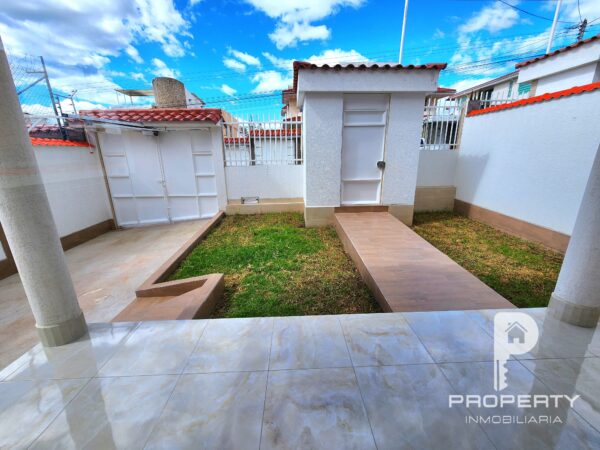 POR ESTRENAR Casa 4 dormitorios 4 parqueaderos AMPLIO PATIO terraza Cashapamba Valle de los Chillos - Image 10