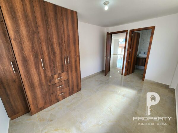 POR ESTRENAR Casa 4 dormitorios 4 parqueaderos AMPLIO PATIO terraza Cashapamba Valle de los Chillos - Image 20