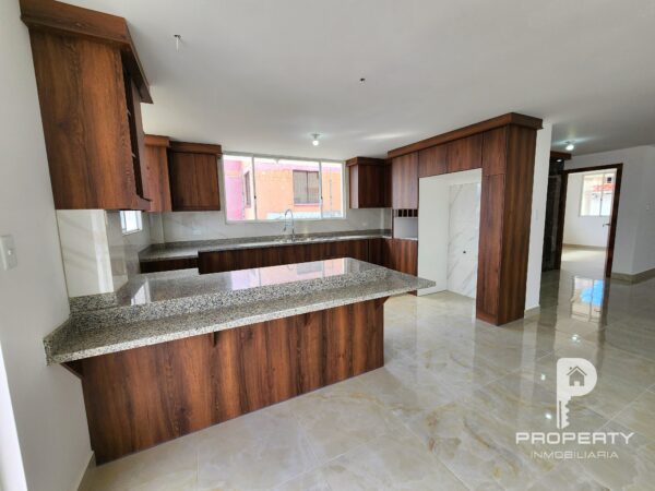 POR ESTRENAR Casa 4 dormitorios 4 parqueaderos AMPLIO PATIO terraza Cashapamba Valle de los Chillos - Image 17