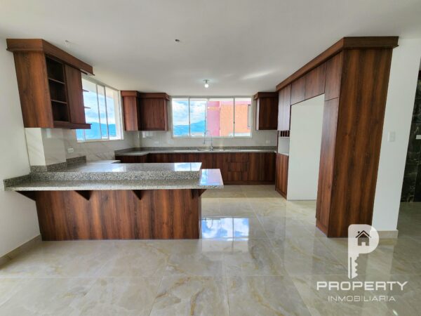 POR ESTRENAR Casa 4 dormitorios 4 parqueaderos AMPLIO PATIO terraza Cashapamba Valle de los Chillos - Image 16