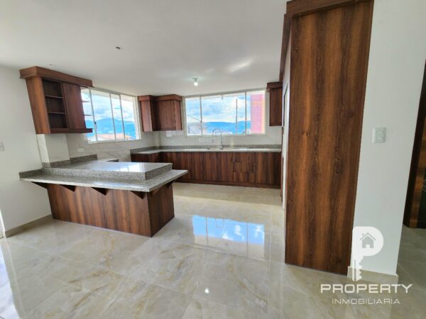 POR ESTRENAR Casa 4 dormitorios 4 parqueaderos AMPLIO PATIO terraza Cashapamba Valle de los Chillos - Image 15