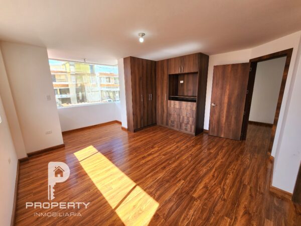 POR ESTRENAR Casa 4 dormitorios 4 parqueaderos AMPLIO PATIO terraza Cashapamba Valle de los Chillos - Image 22