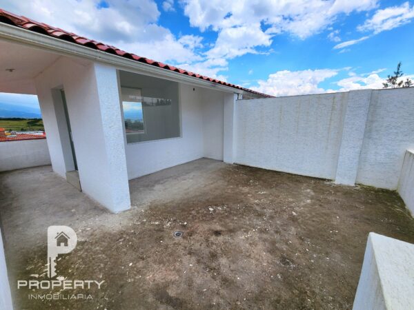 ¡Patio GIGANTE! Casa POR ESTRENAR 6 parqueaderos 3 dormitorios Cashapamba Valle de los Chillos - Image 20