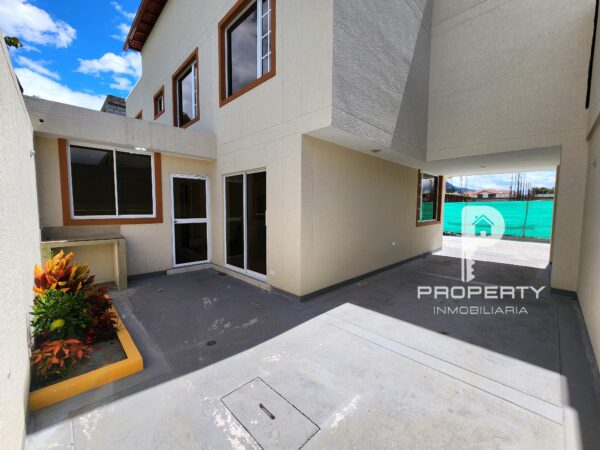POR ESTRENAR La Armenia Valle de los Chillos Casa en venta 3 dormitorios 1 estudio 2 parqueaderos - Image 5
