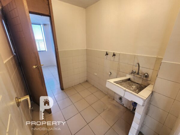 Departamento 4 DORMITORIOS 180 m² construcción en Cotocollao Norte de Quito con Parqueadero y Bodega - Image 7