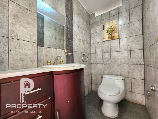 Departamento 4 DORMITORIOS 180 m² construcción en Cotocollao Norte de Quito con Parqueadero y Bodega - Image 6