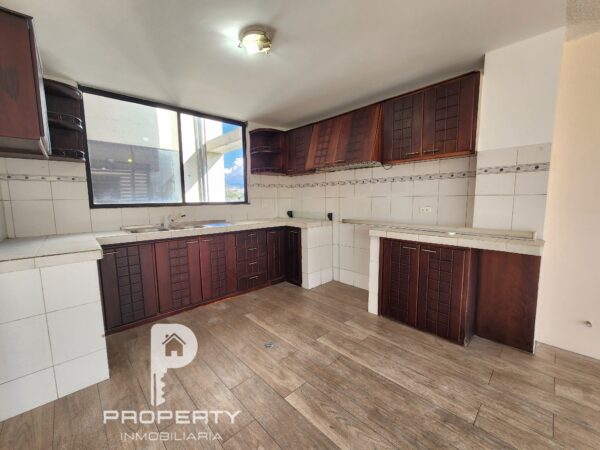 Departamento 4 DORMITORIOS 180 m² construcción en Cotocollao Norte de Quito con Parqueadero y Bodega - Image 4