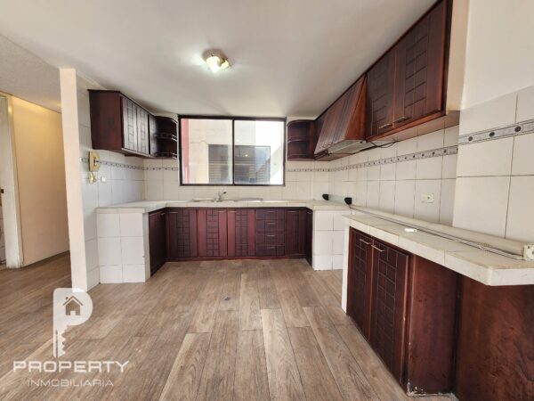 Departamento 4 DORMITORIOS 180 m² construcción en Cotocollao Norte de Quito con Parqueadero y Bodega - Image 5