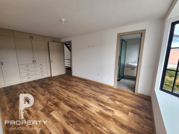 NO CONJUNTO Casas POR ESTRENAR 3 o 4 dormitorios 3 parqueaderos Patio Ático Mirasierra Valle Chillos - Image 10