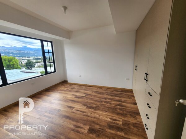 NO CONJUNTO Casas POR ESTRENAR 3 o 4 dormitorios 3 parqueaderos Patio Ático Mirasierra Valle Chillos - Image 13