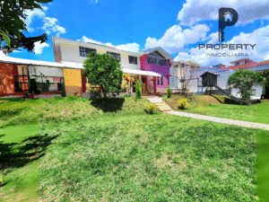 Casa INDEPENDIENTE 600 m² terreno 5 dormitorios en 300 m² Cashapamba Valle de los Chillos Remodelada